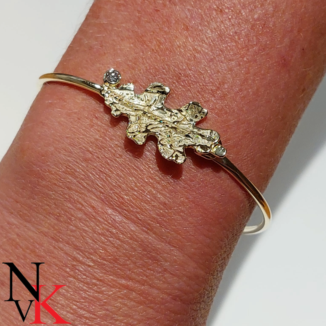 NvK Goudsmederij - Geelgouden hanger met eikenblad