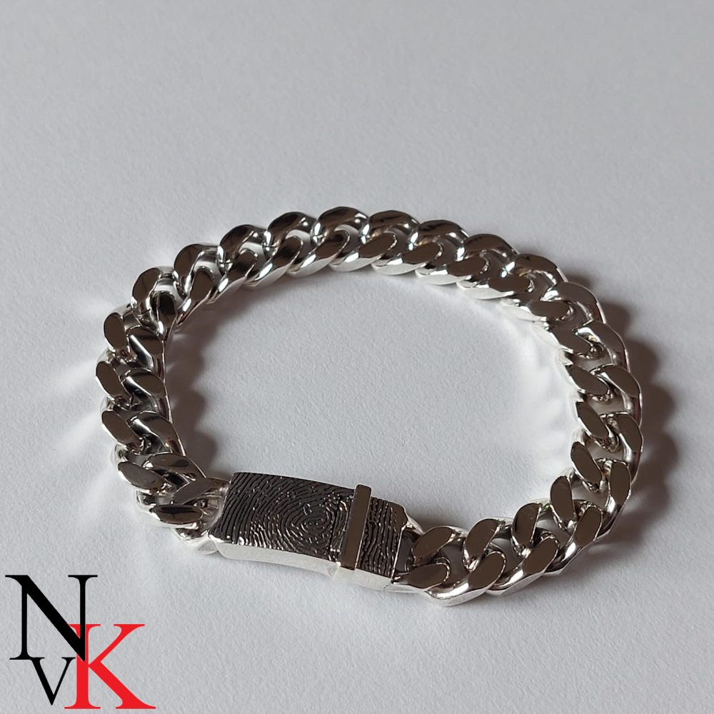 NvK Goudsmederij zilveren heren armband met vingerafdruk en as verwerkt