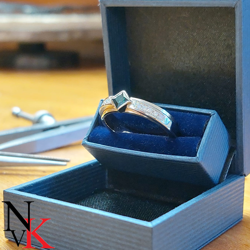 NvK Goudsmederij ring met diamanten geelgoud en witgoud
