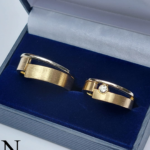NvK Goudsmederij - Bicolor trouwringen van oudgoud met diamant uit oude ring