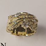 NvK Goudsmederij set ring met oorbellen van geelgoud en diamant