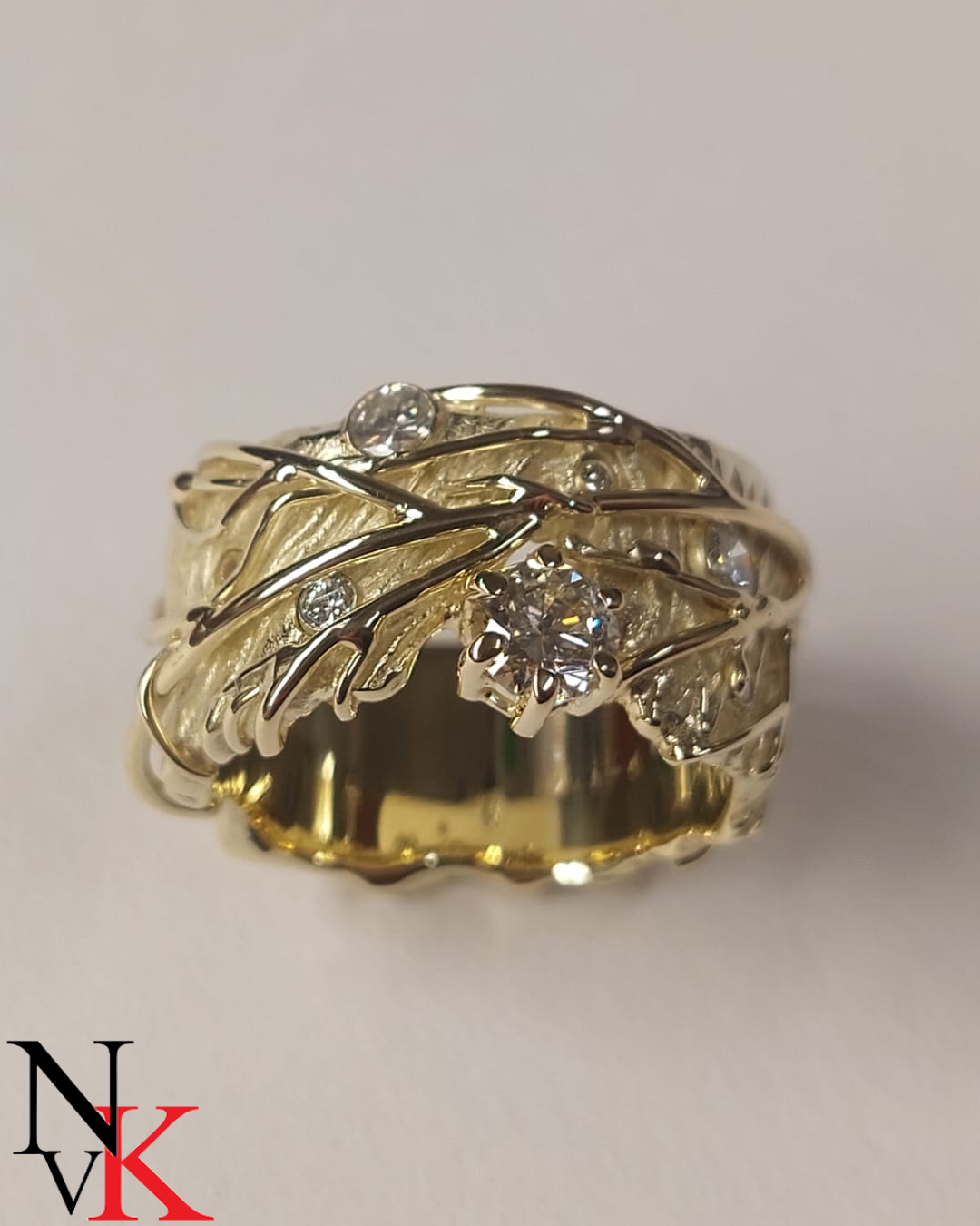 NvK Goudsmederij set ring met oorbellen van geelgoud en diamant